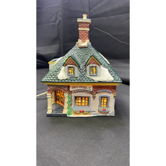 9785 - Heartland Valley Village "Deluxe Porcelain Lighted House" Very Pretty! - Picture 1 of 5